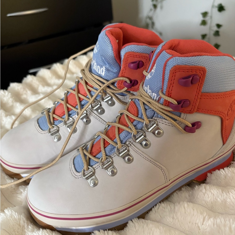 Timberland Women's Cream and Blue Lace Up Boots - Picture 2 of 2
